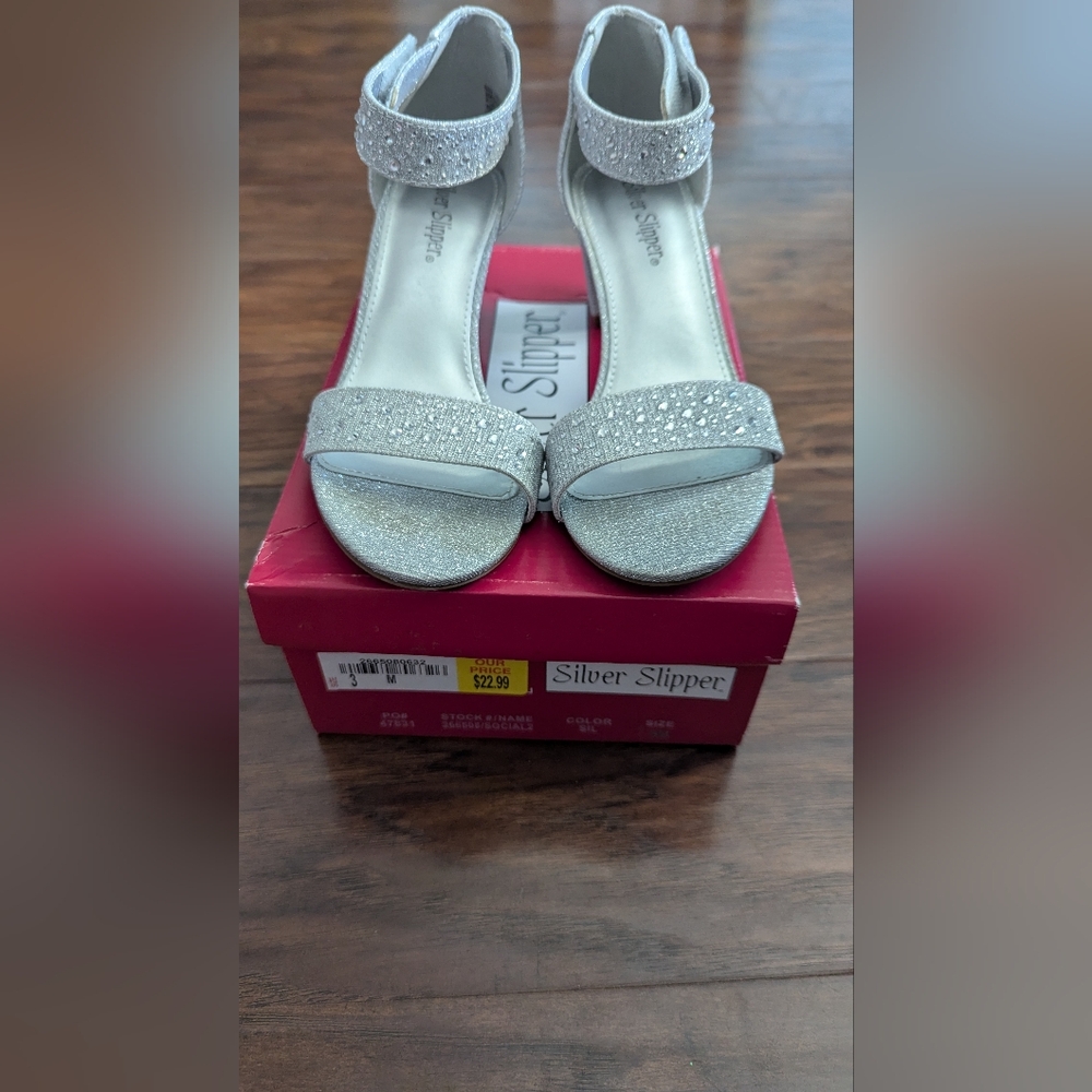Girls size 3 Silver Slipper brand silver block heel rhinestone